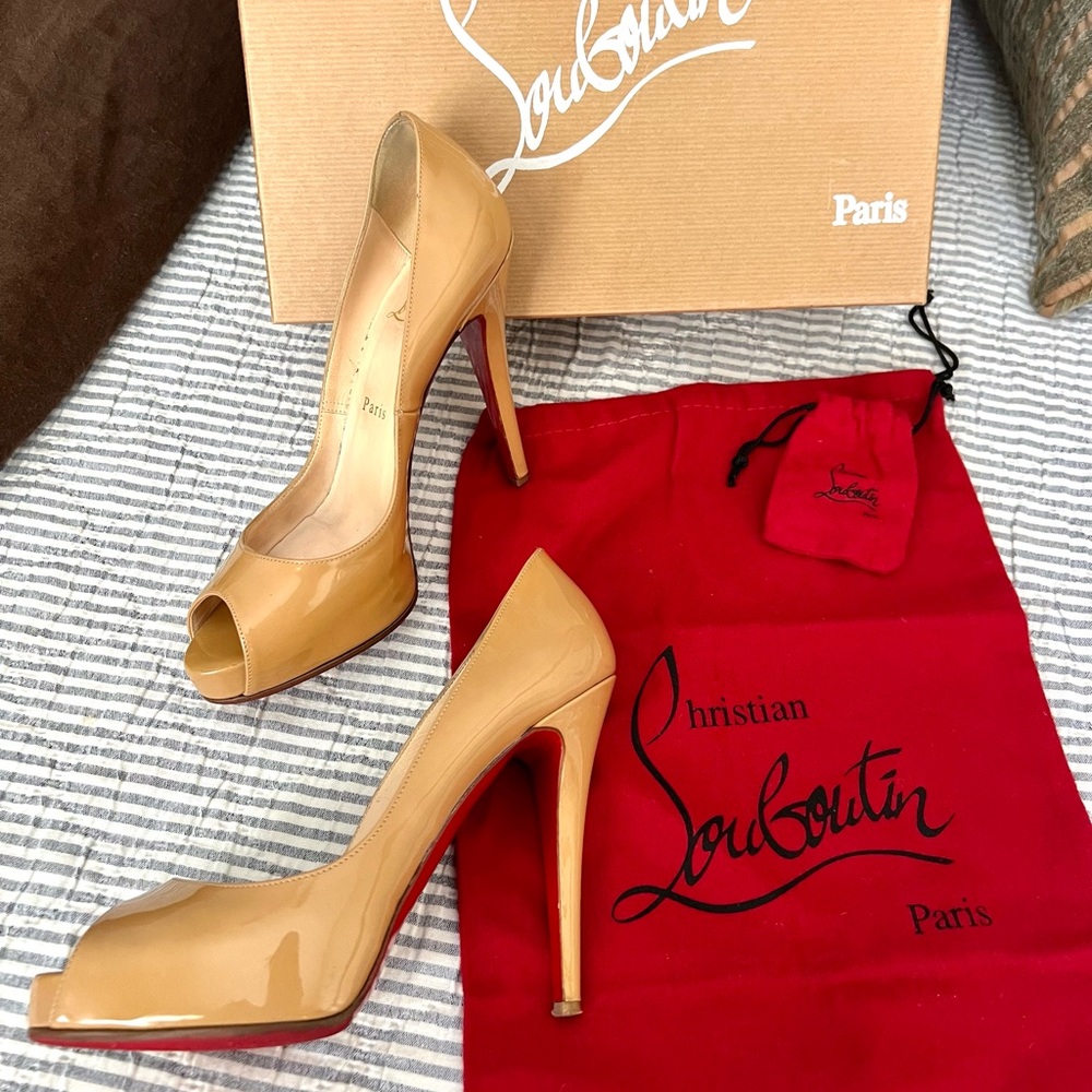 Christian Louboutin Very Prive 120 mm Patent Calf in Nude sz 37